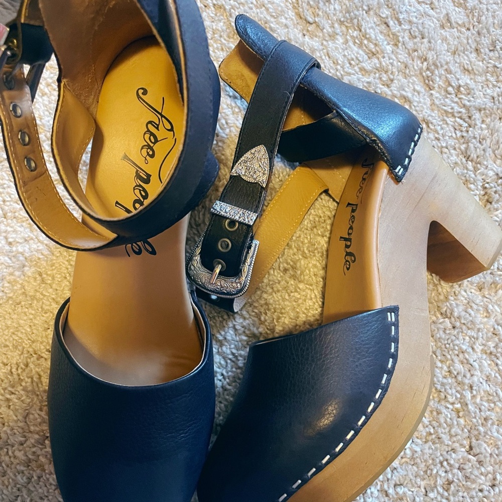Free People Black and Tan Leather Mules